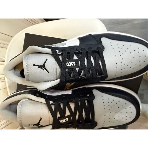 Nike Men's Air Jordan 1 Low Lace-up Sneakers Light Smoke Grey Size 8.5 NWOT - Picture 4 of 15